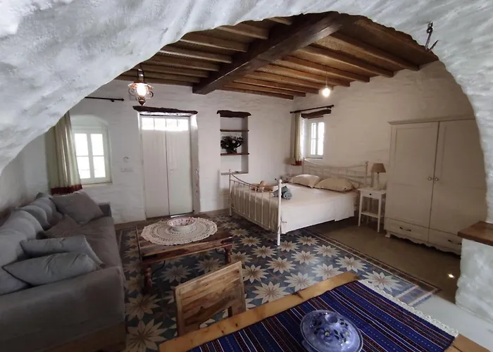 Traditional In Chora #1 *