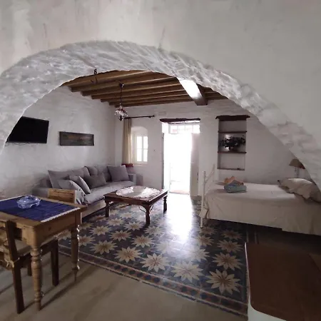 Traditional In Chora #1 Китнос