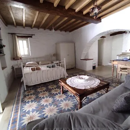 Holiday home Traditional In Chora #1 *